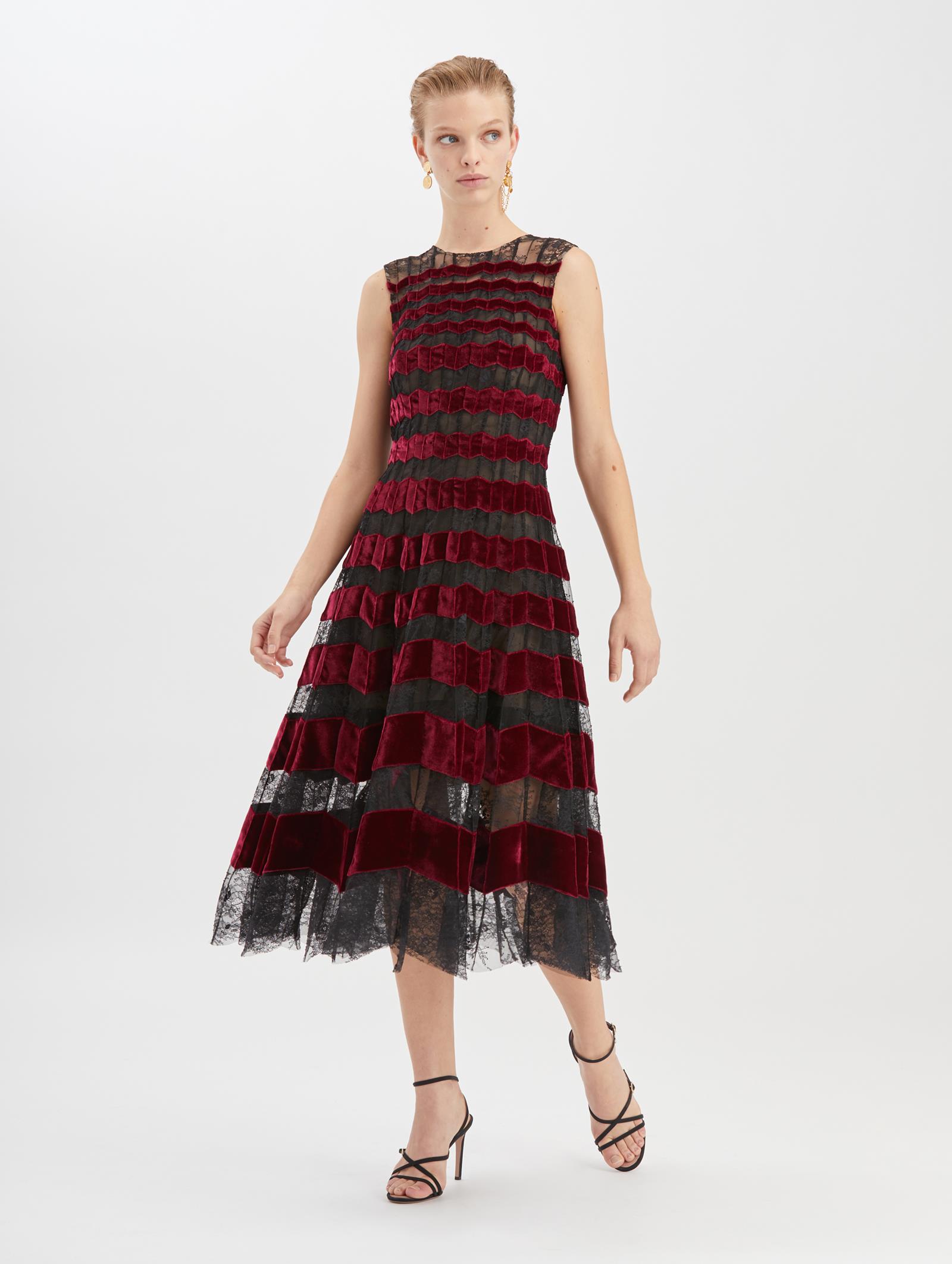 oscar de la renta velvet dress